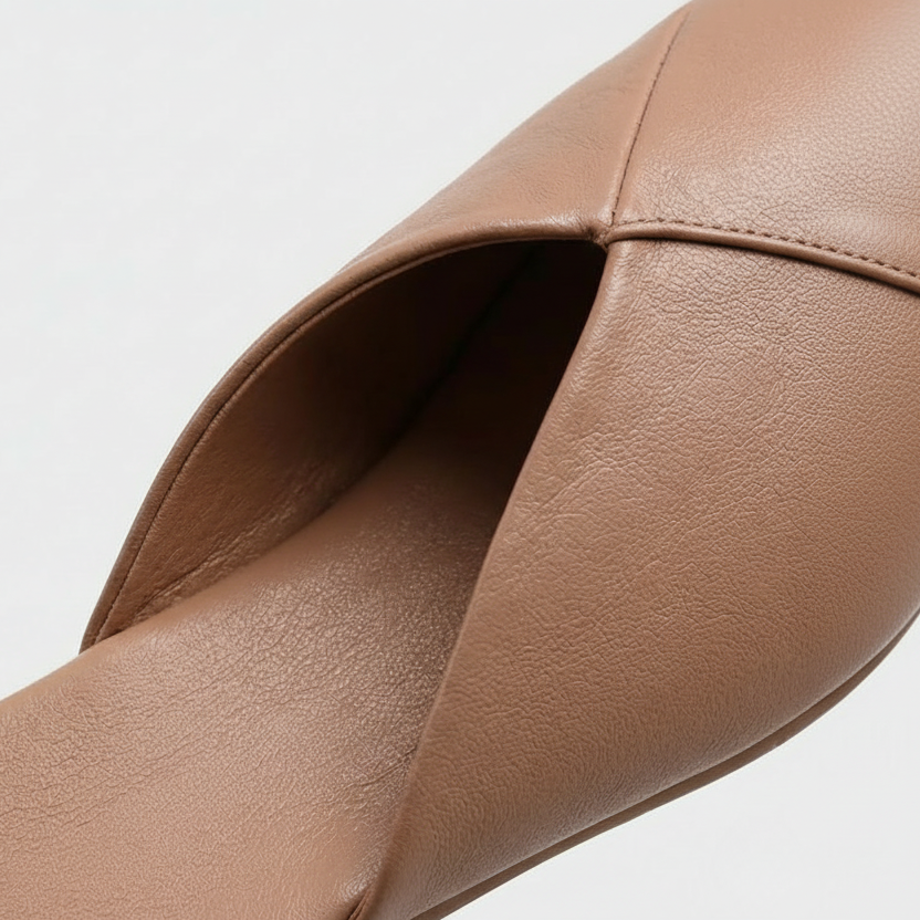 NOMU | Women’s Closed-Toe Slip-On Flat Mules