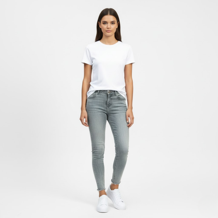 Women’s Low-Top Lace-Up Skate Shoes