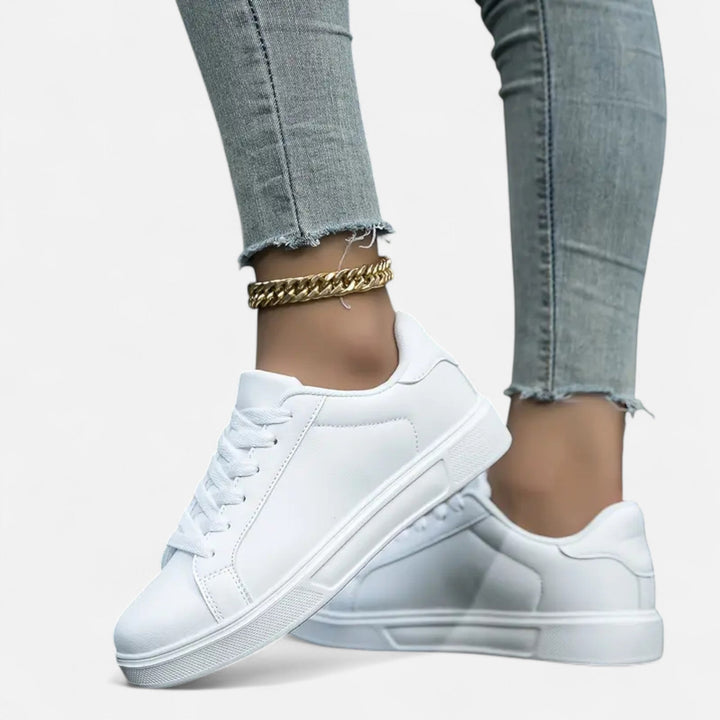 Women’s Low-Top Lace-Up Skate Shoes