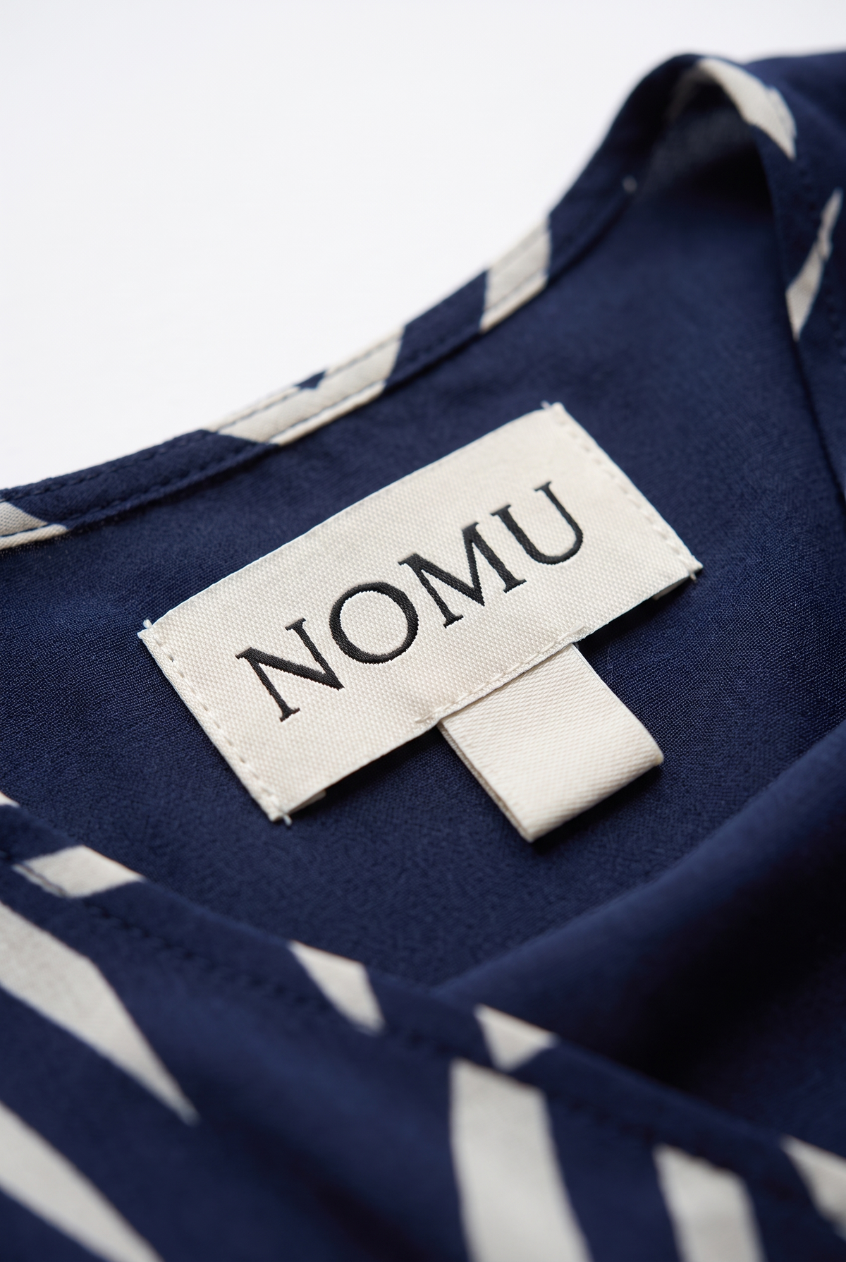 NOMU-AI label